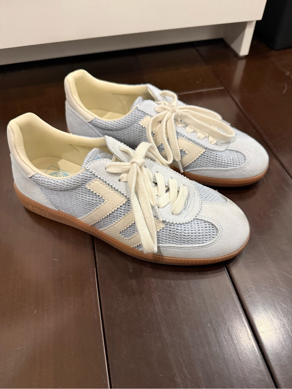 Women's Retro Mesh Sneakers in Light Blue and Cream